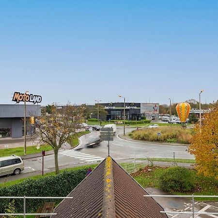 B&B Hotel Calais Centre St Pierre Exterior photo